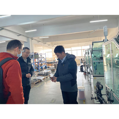 Mesin Penggulung Armature Penuh Otomatis Rotor Coil Winder Dengan Tensioner Elektronik pemasok
