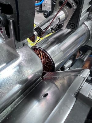 Flier Type Armature Winding Machine Otomatis penuh 4 Pole Lap Coil Winder pemasok